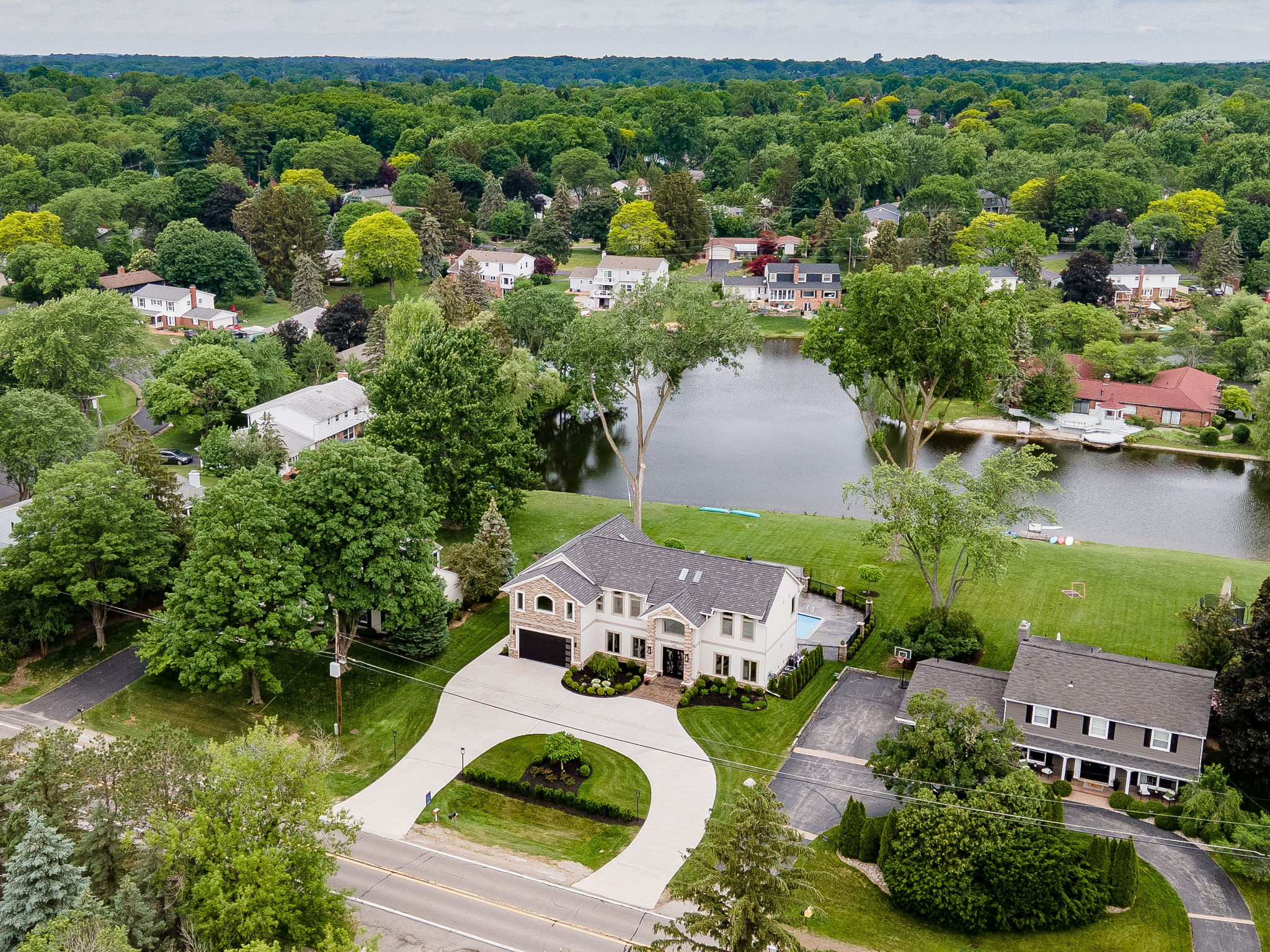 4732 Walnut Lake Rd, Bloomfield Hills, MI 48301, US Photo 4