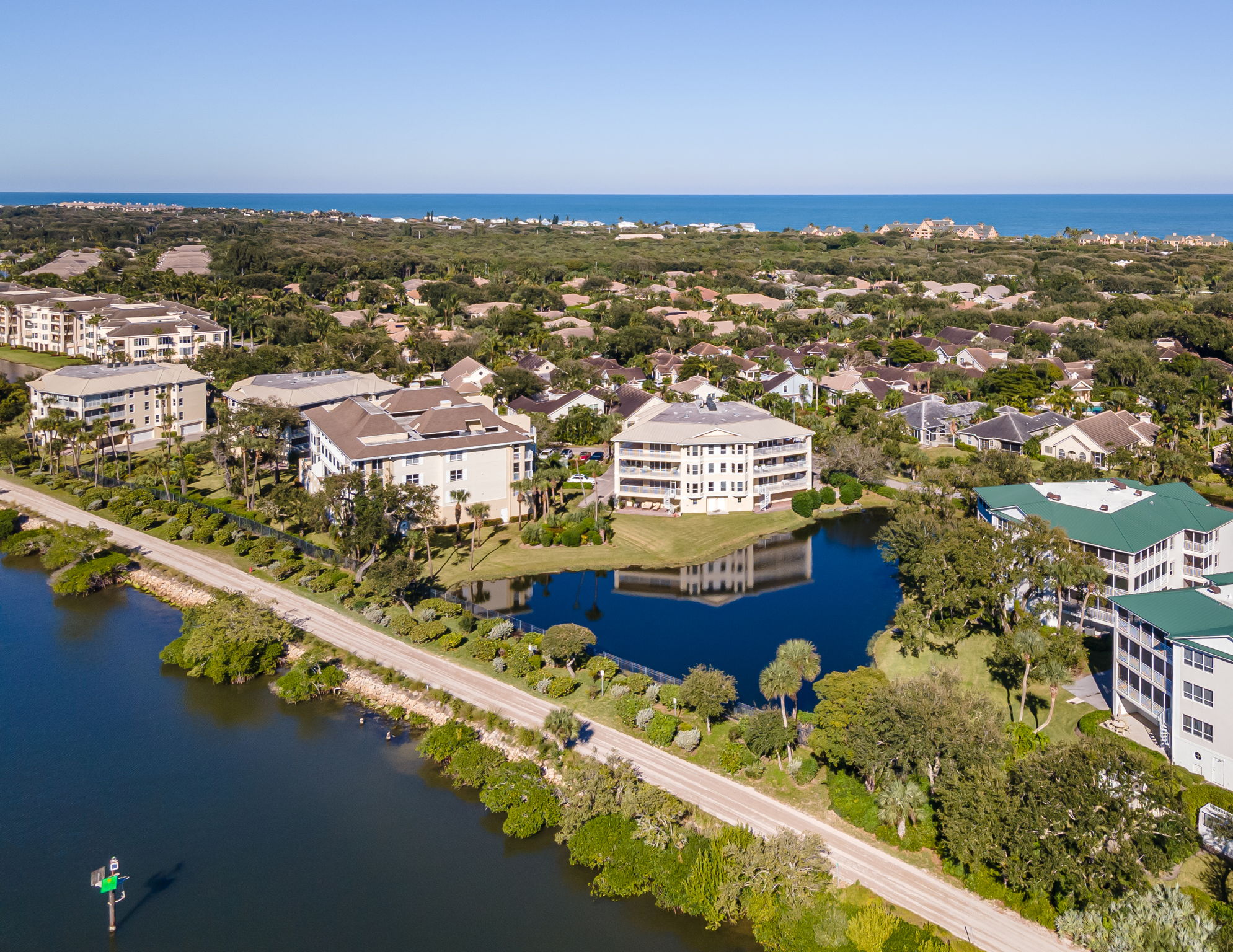 8855 W Orchid Island Cir 3, Vero Beach, FL 32963 Daisy Burns Photography