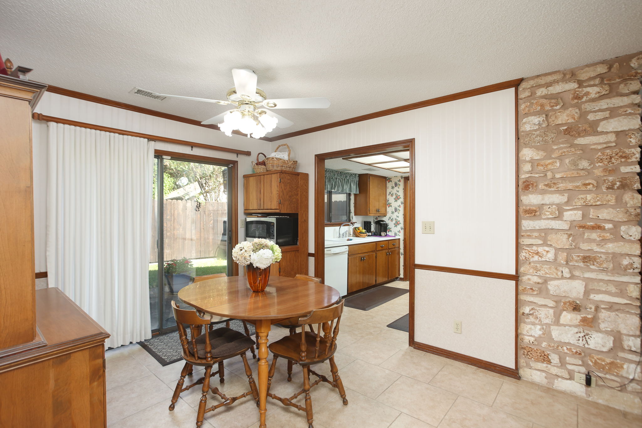 12302 Burr Ridge Dr, Austin, TX 78729, USA Photo 9