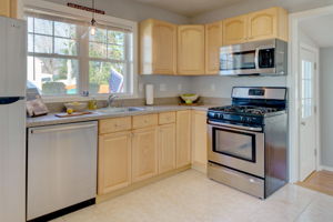 30 Sunny Reach Dr, East Hartford, CT 06118, US Photo 13