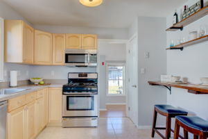 30 Sunny Reach Dr, East Hartford, CT 06118, US Photo 17