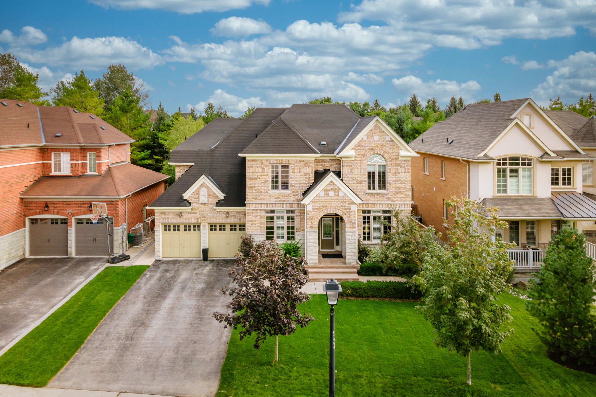 1069 Nellie Little Crescent, Newmarket, ON L3X 3E3 Open House Media