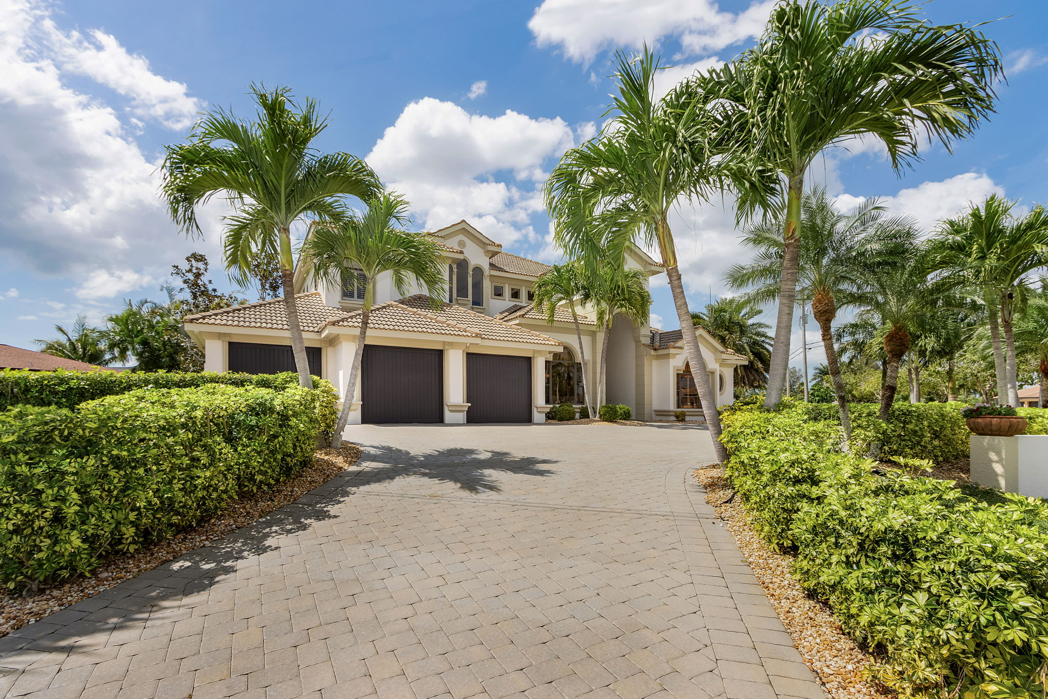 2518 Cape Coral Pkwy W, Cape Coral, FL 33914, US Photo 1