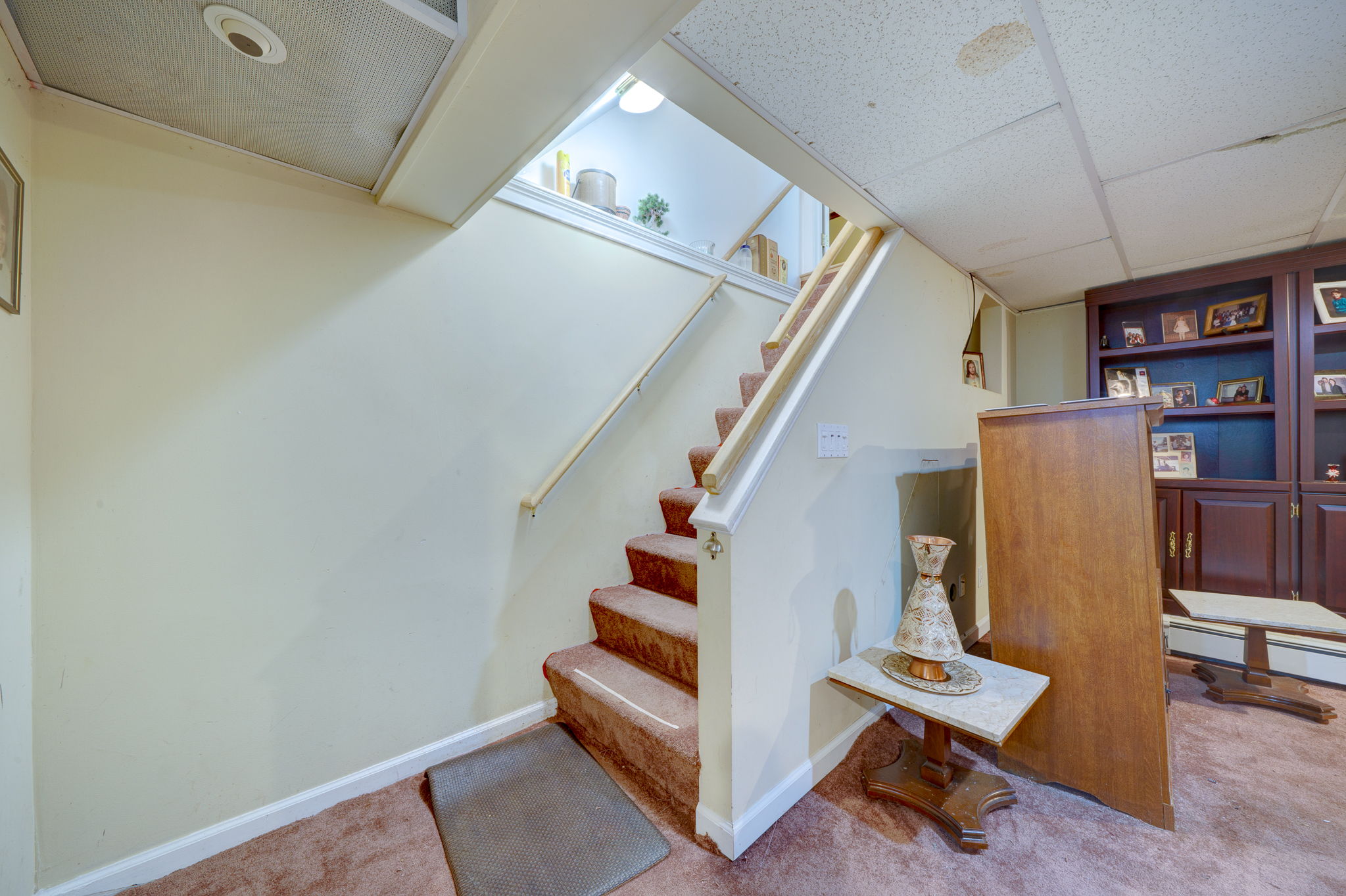 213 Basswood Dr, Middletown, CT 06457 Ed McCullough Photography