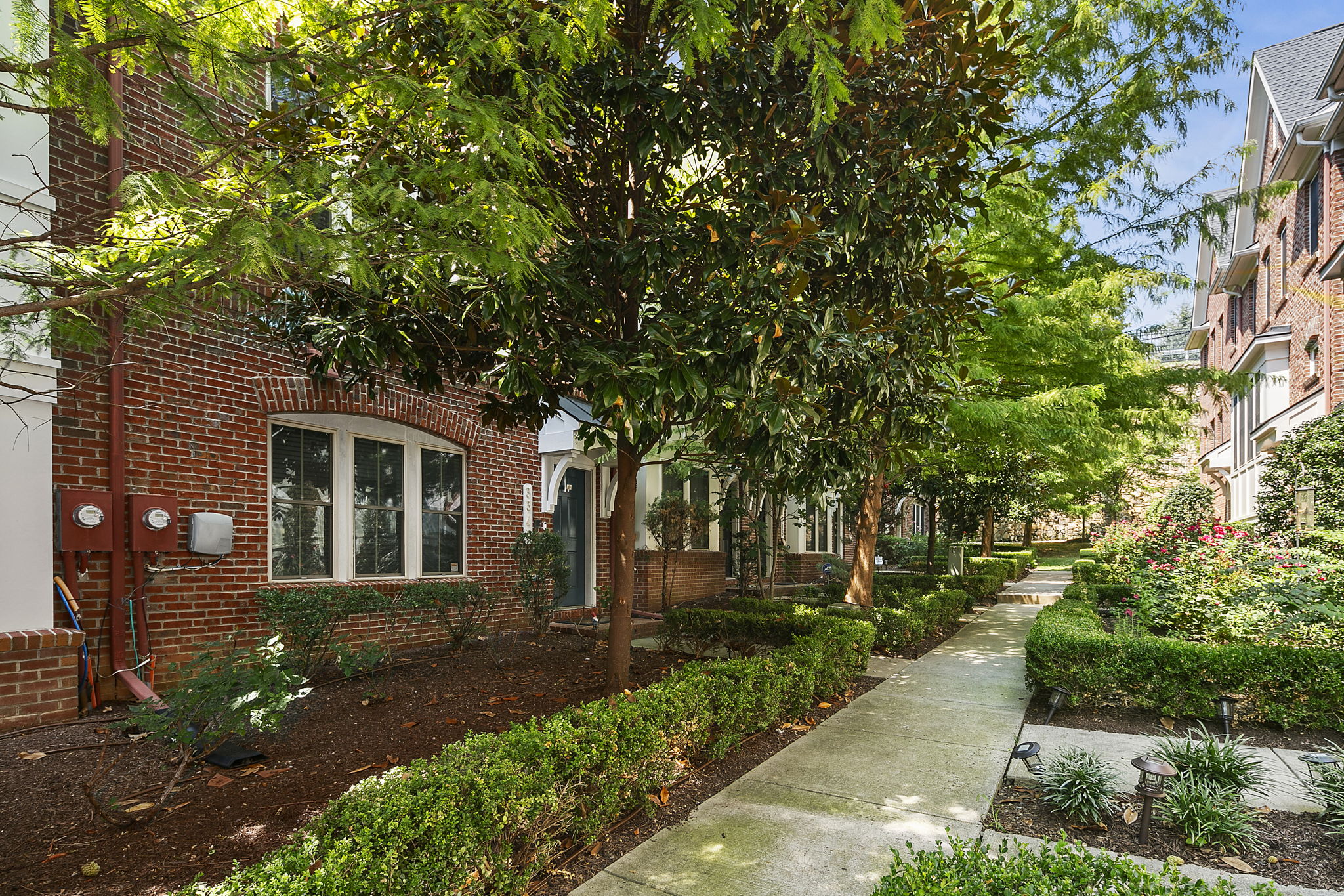 3349 S Kemper Rd, Arlington, VA 22206, USA Photo 3