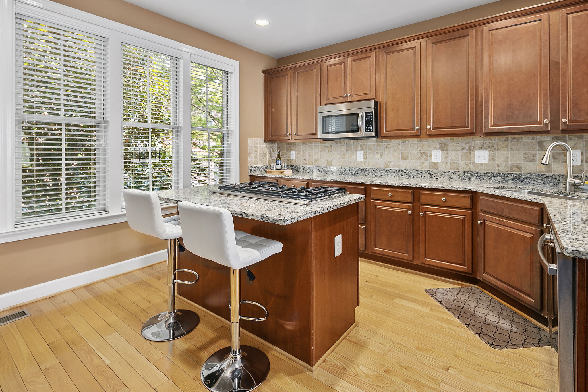 3349 S Kemper Rd, Arlington, VA 22206, USA Photo 10