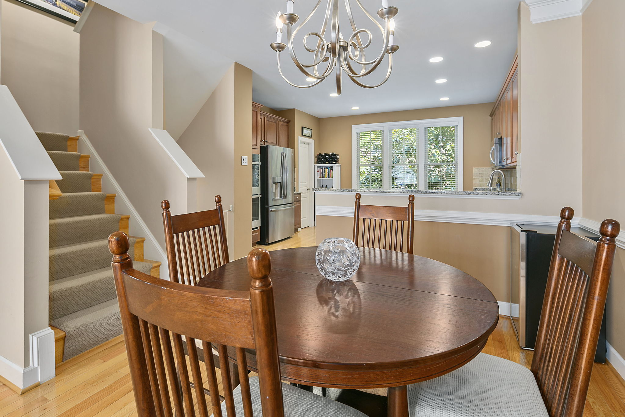 3349 S Kemper Rd, Arlington, VA 22206, USA Photo 6