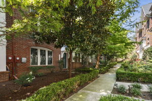 3349 S Kemper Rd, Arlington, VA 22206, USA Photo 2