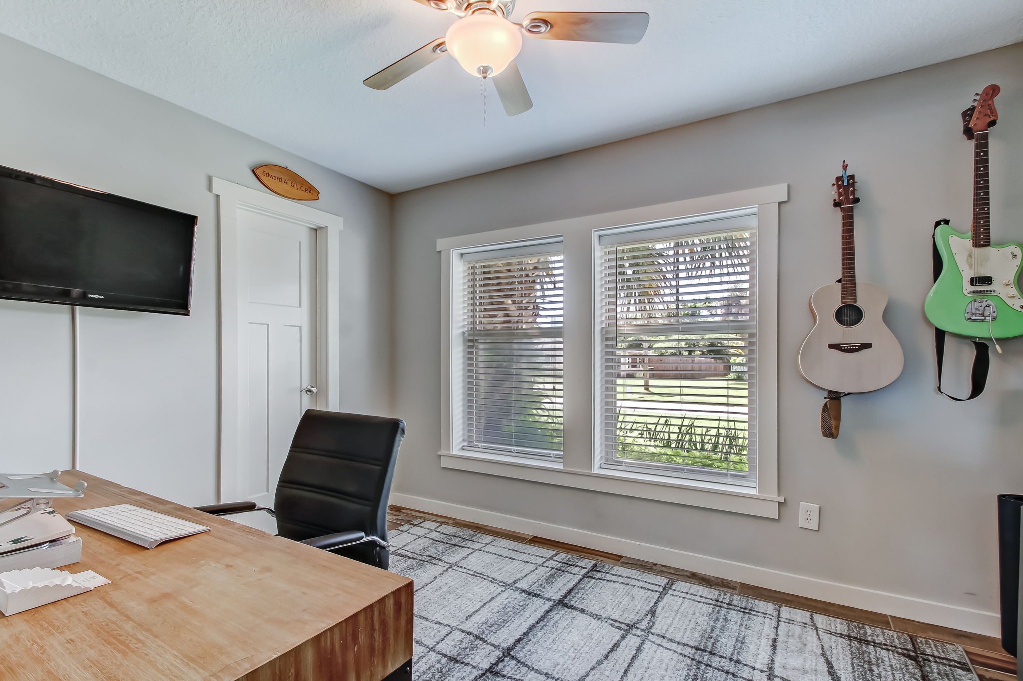 Bedroom/Office