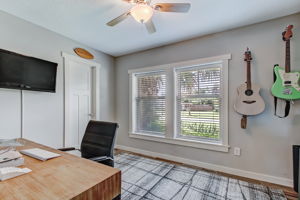 Bedroom/Office