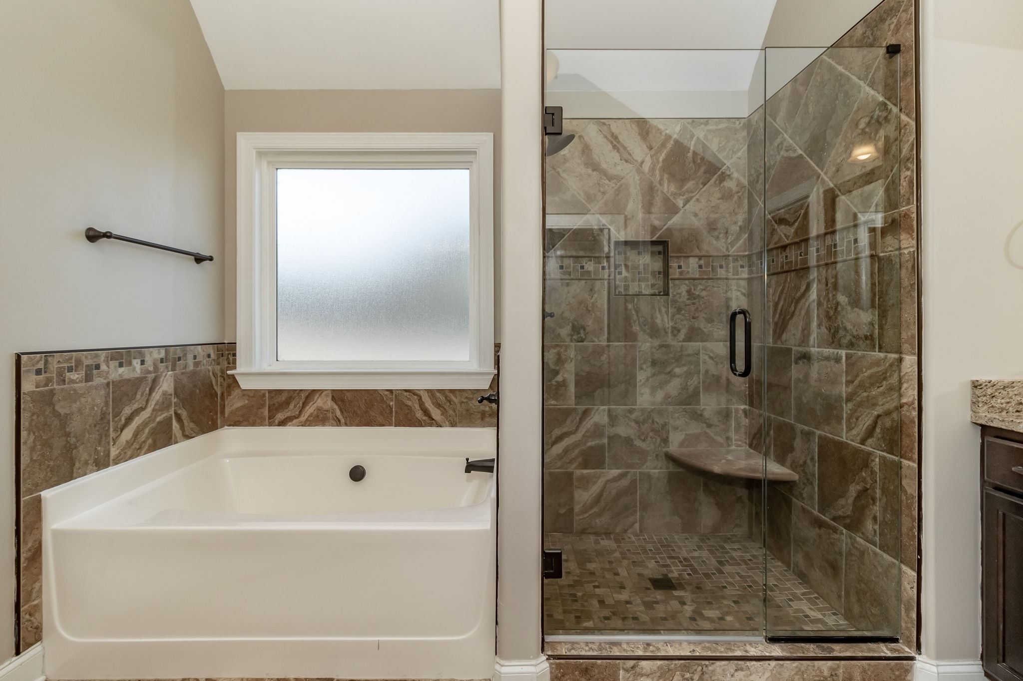 Owner's En-Suite Bath