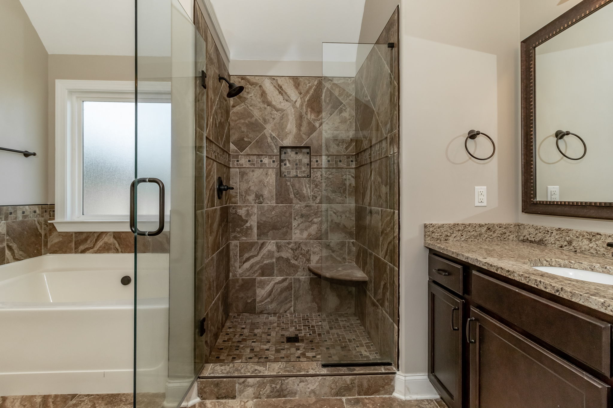 Owner's En-Suite Bath