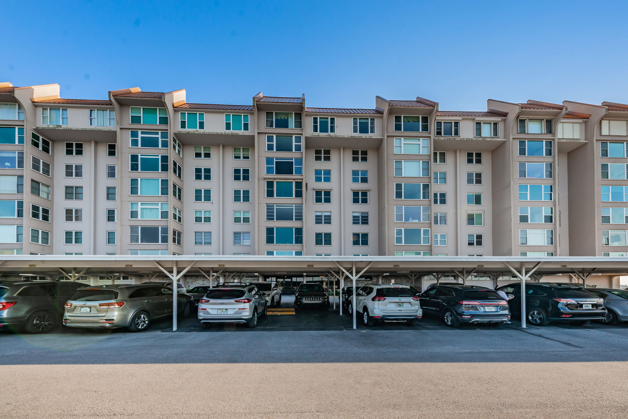 4-634 Front Exterior2