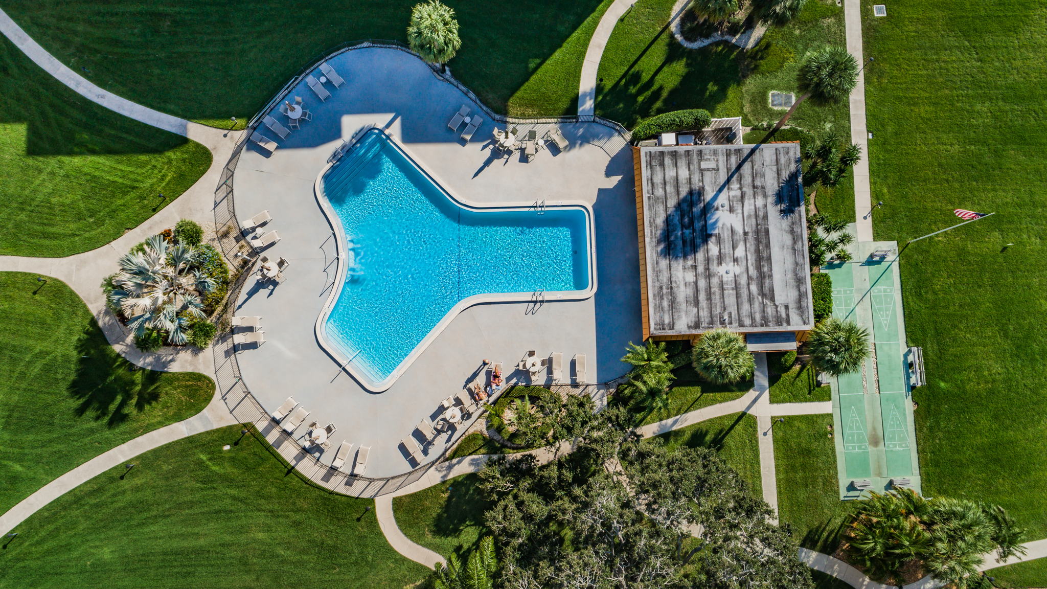 25-Edgewater Arms Pool