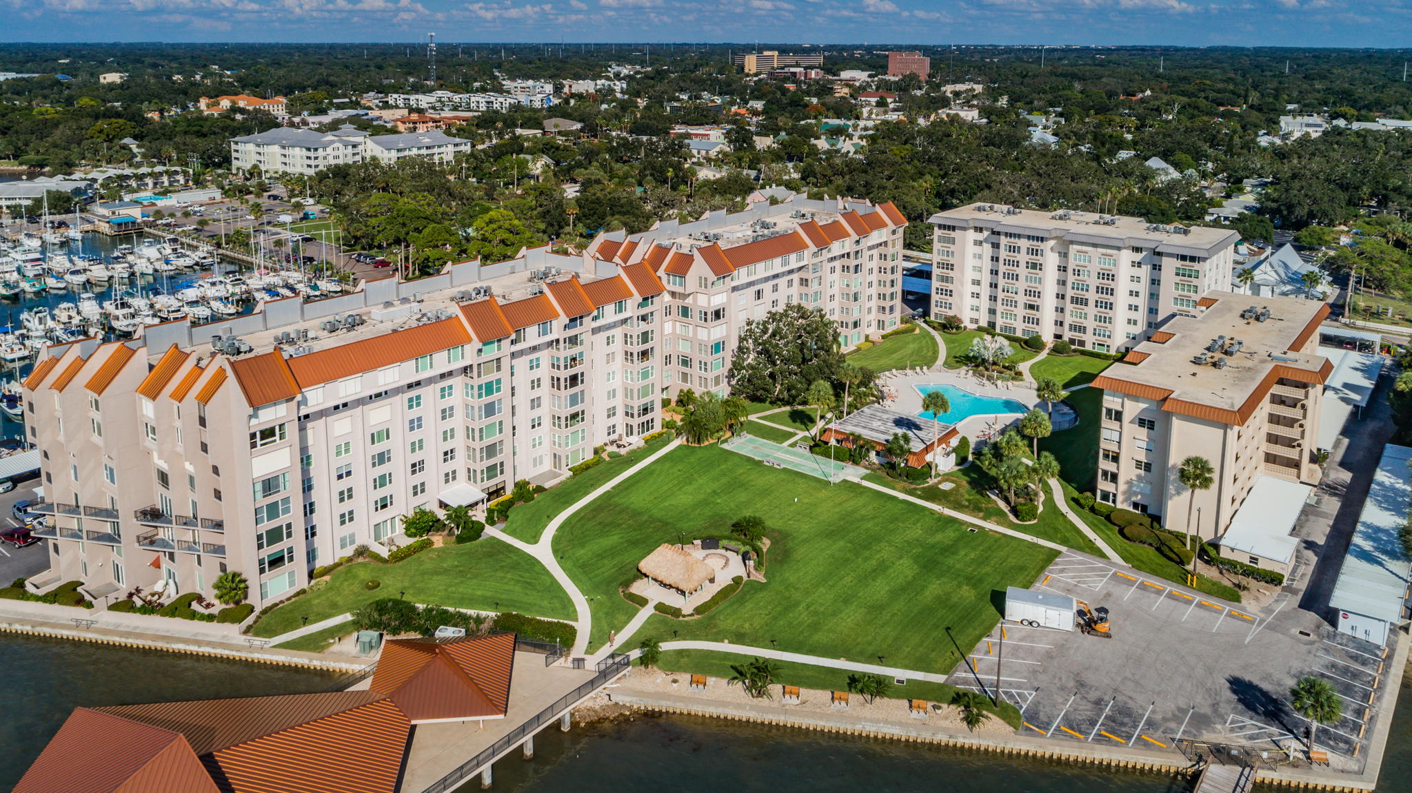 91-Edgewater Arms Rear Exterior2