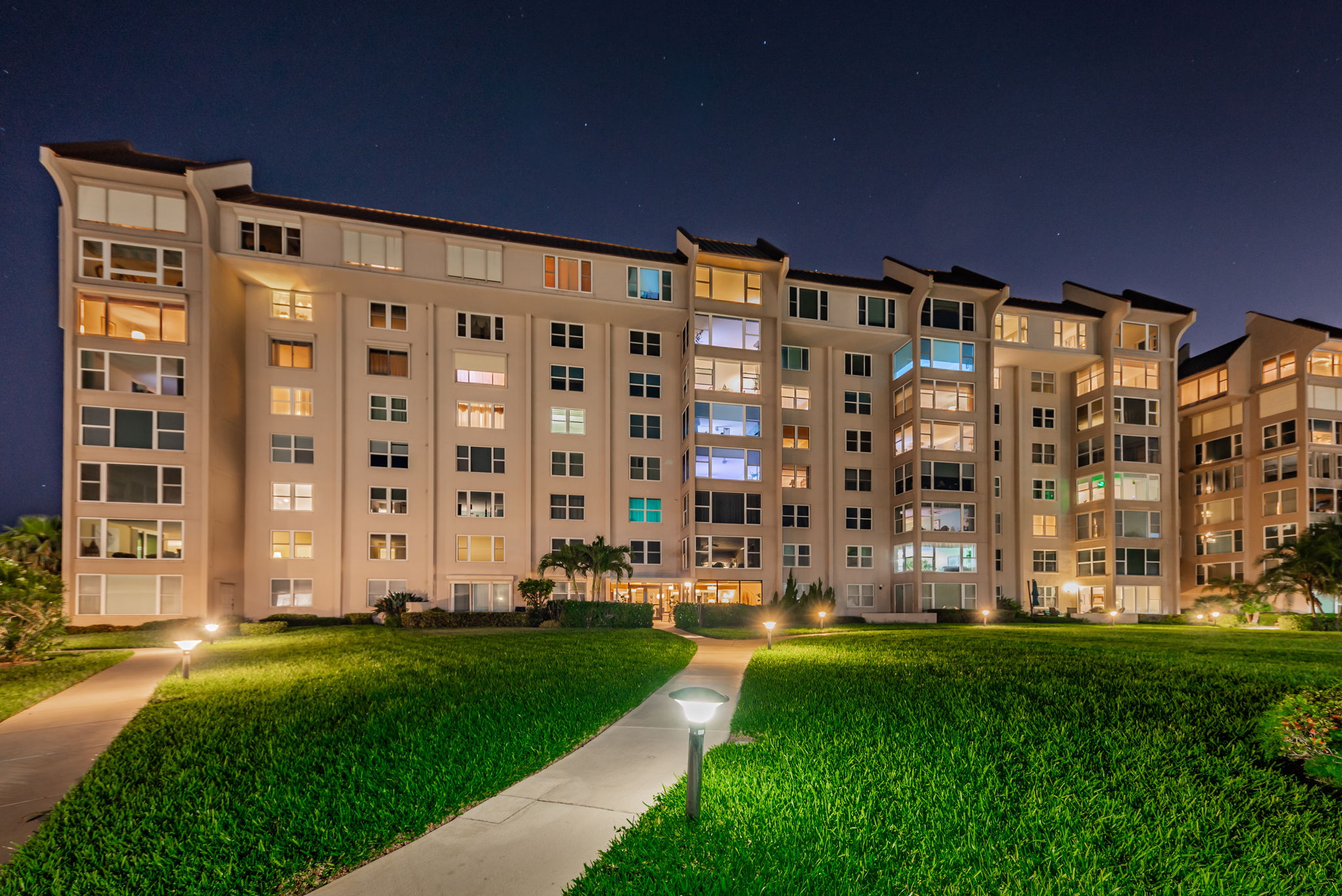 102a-634 Rear Exterior22