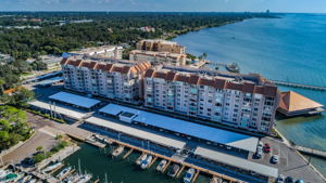 115-Edgewater Arms 634 Front Exterior