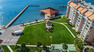 66-Edgewater Arms Grilling Area