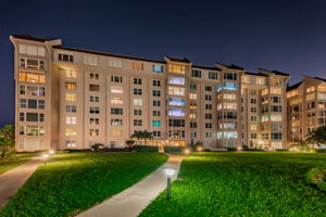 102a-634 Rear Exterior22