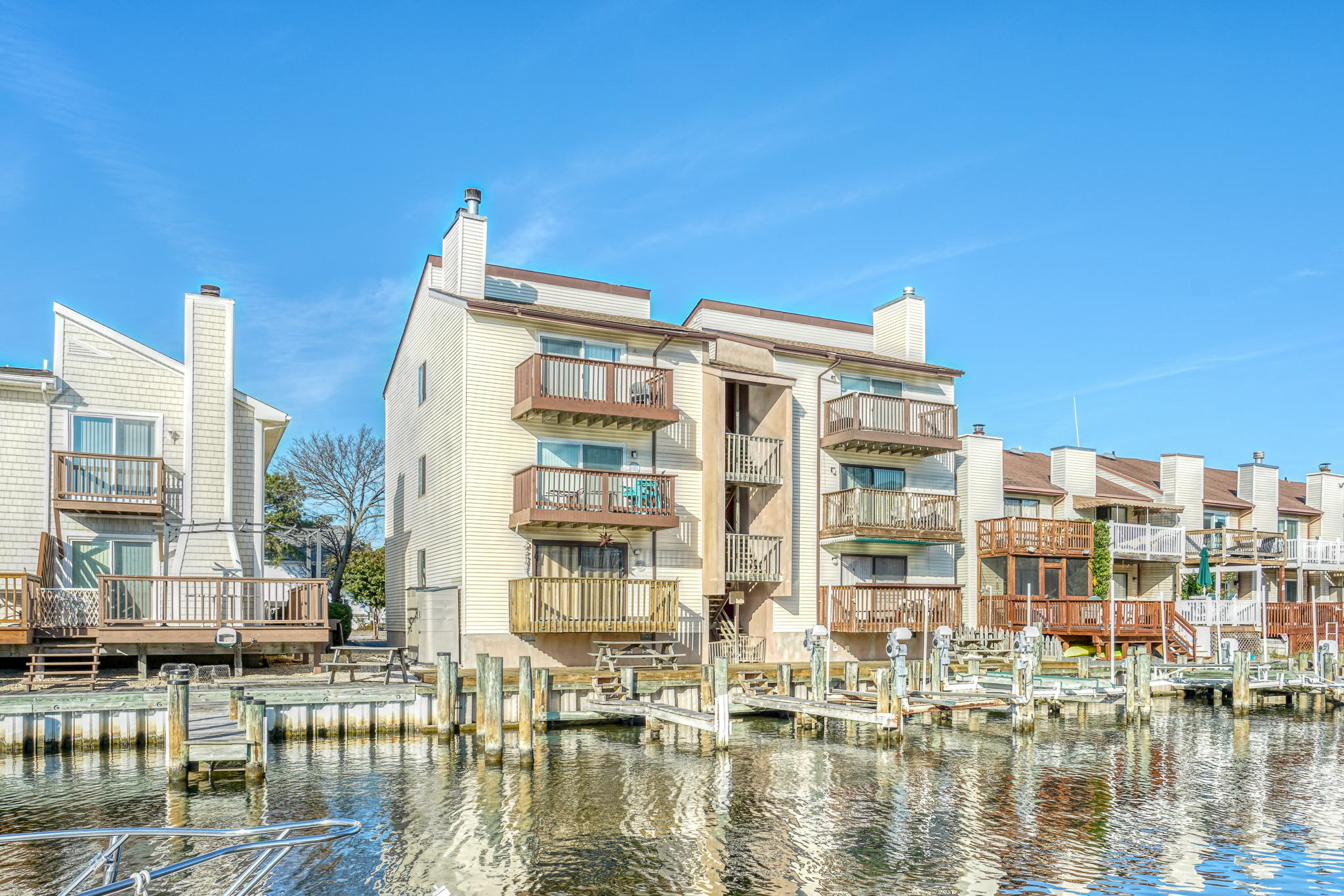 725 94th St Unit 302, Ocean City, MD 21842 Campos Media