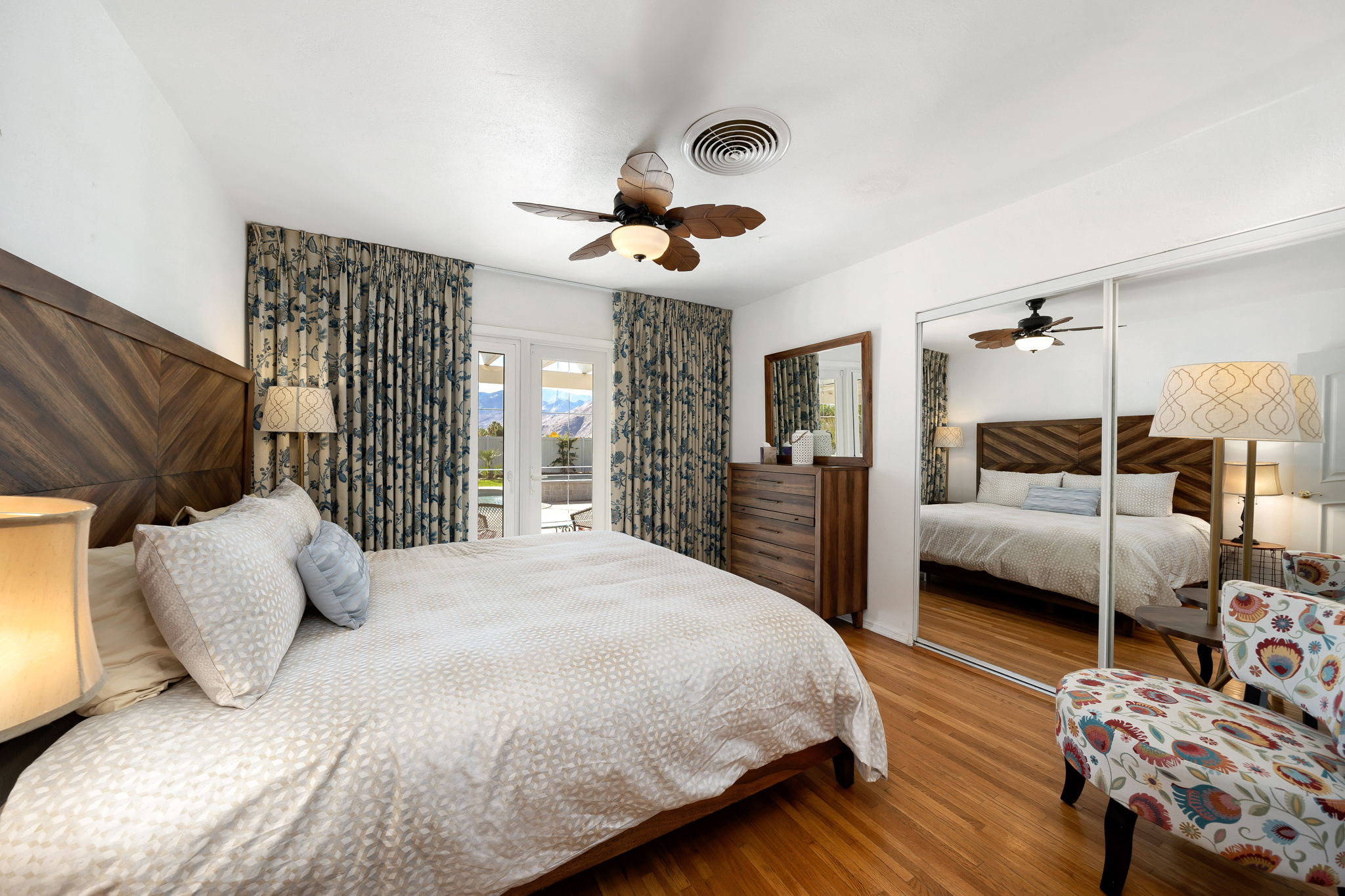 477 E Vía Colusa, Palm Springs, CA 92262, US Photo 35