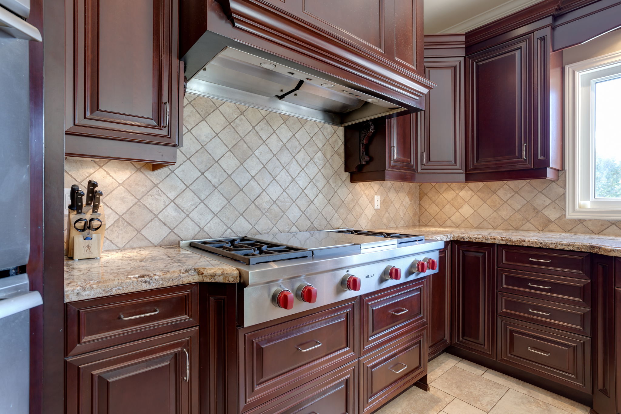 997 Lockwood Cir, Newmarket, ON L3X 1M1, CA Photo 10