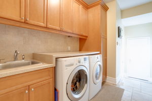 997 Lockwood Cir, Newmarket, ON L3X 1M1, CA Photo 31