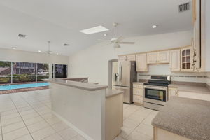 237 Egret St, Fort Myers Beach, FL 33931, US Photo 13