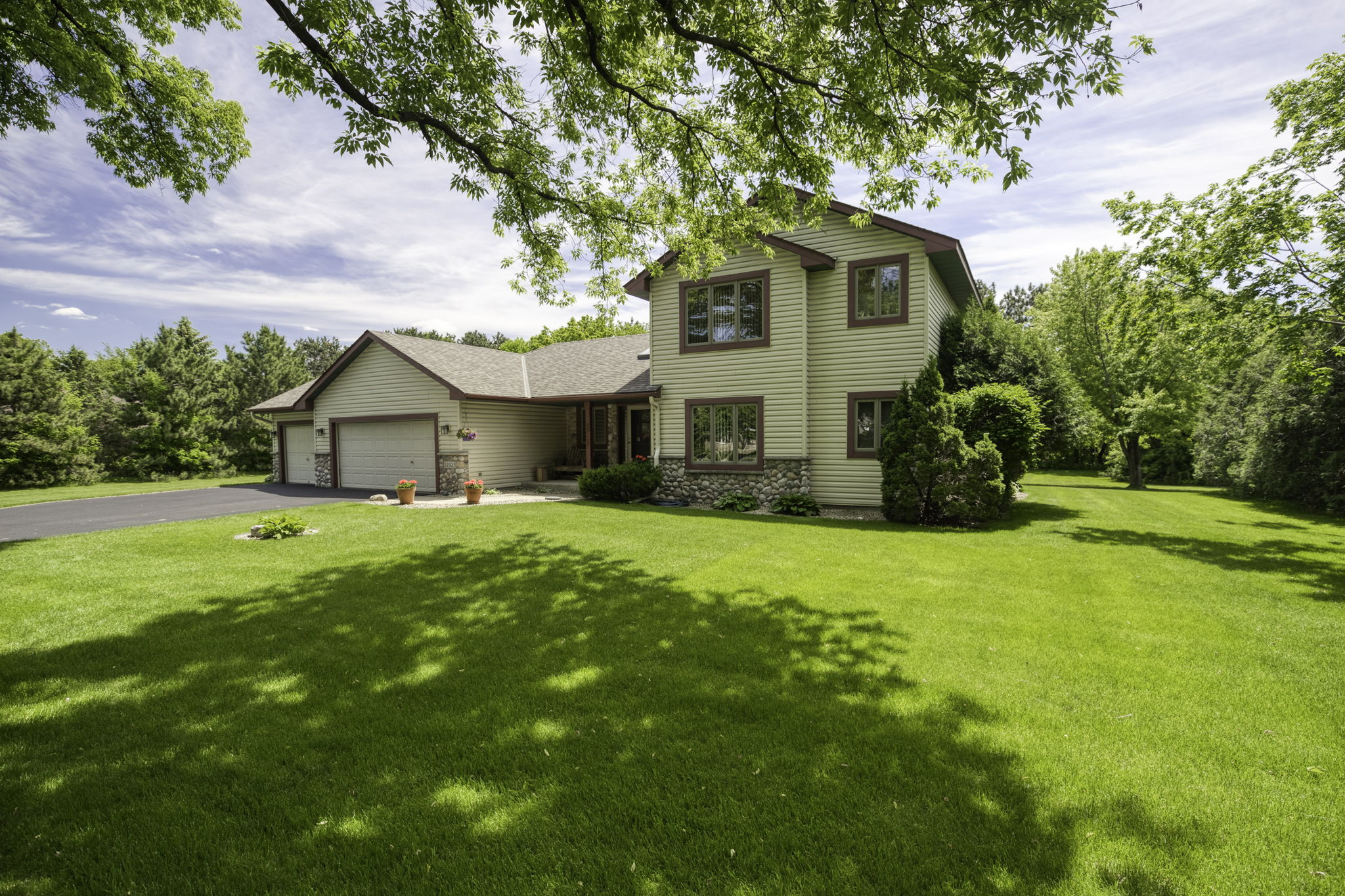 22023 144th Cir, Rogers, MN 55374 Excalibur Portraits