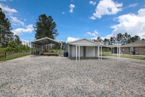 Garage/Carport