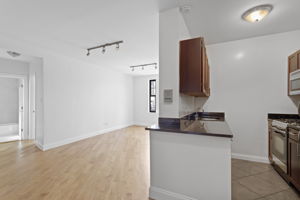 201 W 11th St 5E, New York, NY 10014, US Photo 4