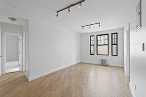 201 W 11th St 5E, New York, NY 10014, US Photo 0