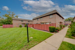 41 Sharon Ln, Wethersfield, CT 06109, USA Photo 1