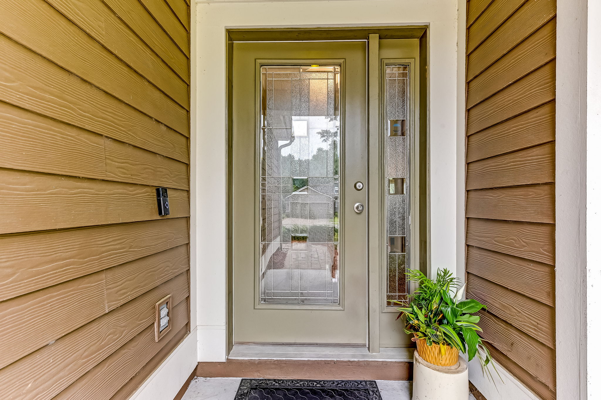 Front Entry Detail