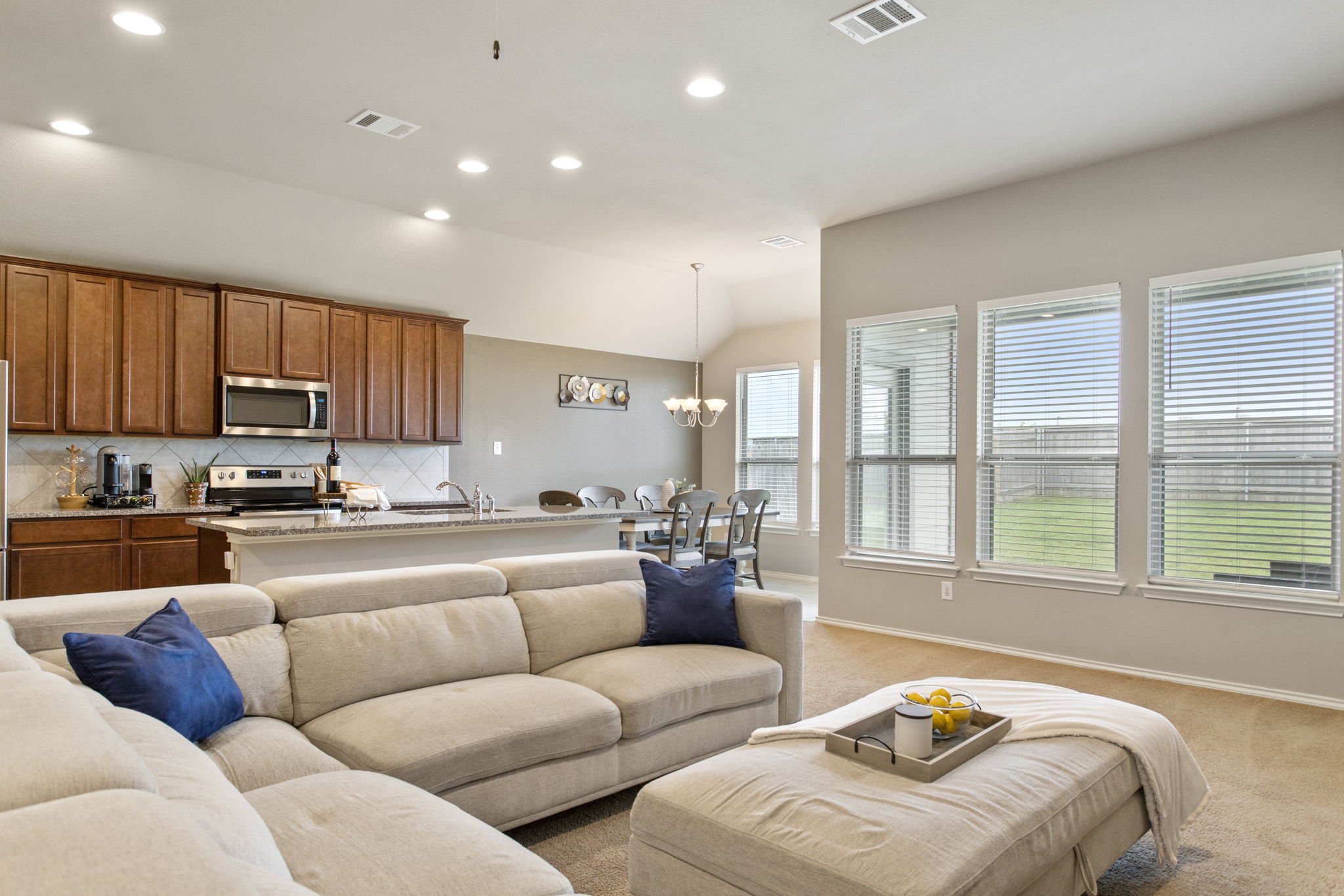 123 Finley St, Hutto, TX 13098, USA Photo 5