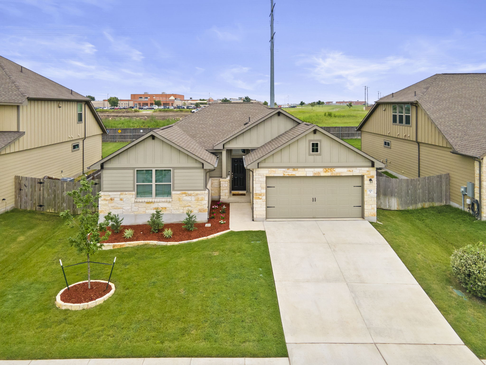 123 Finley St, Hutto, TX 13098, USA Photo 31