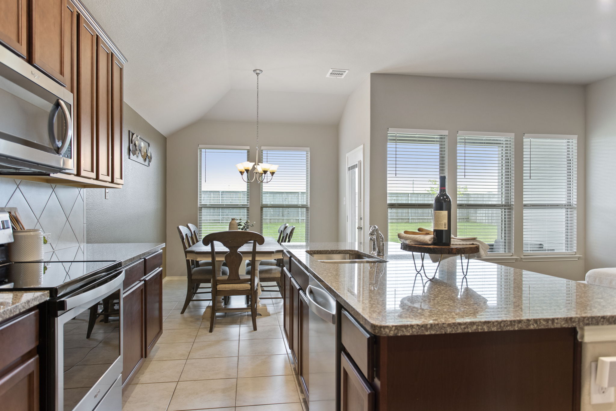 123 Finley St, Hutto, TX 13098, USA Photo 10