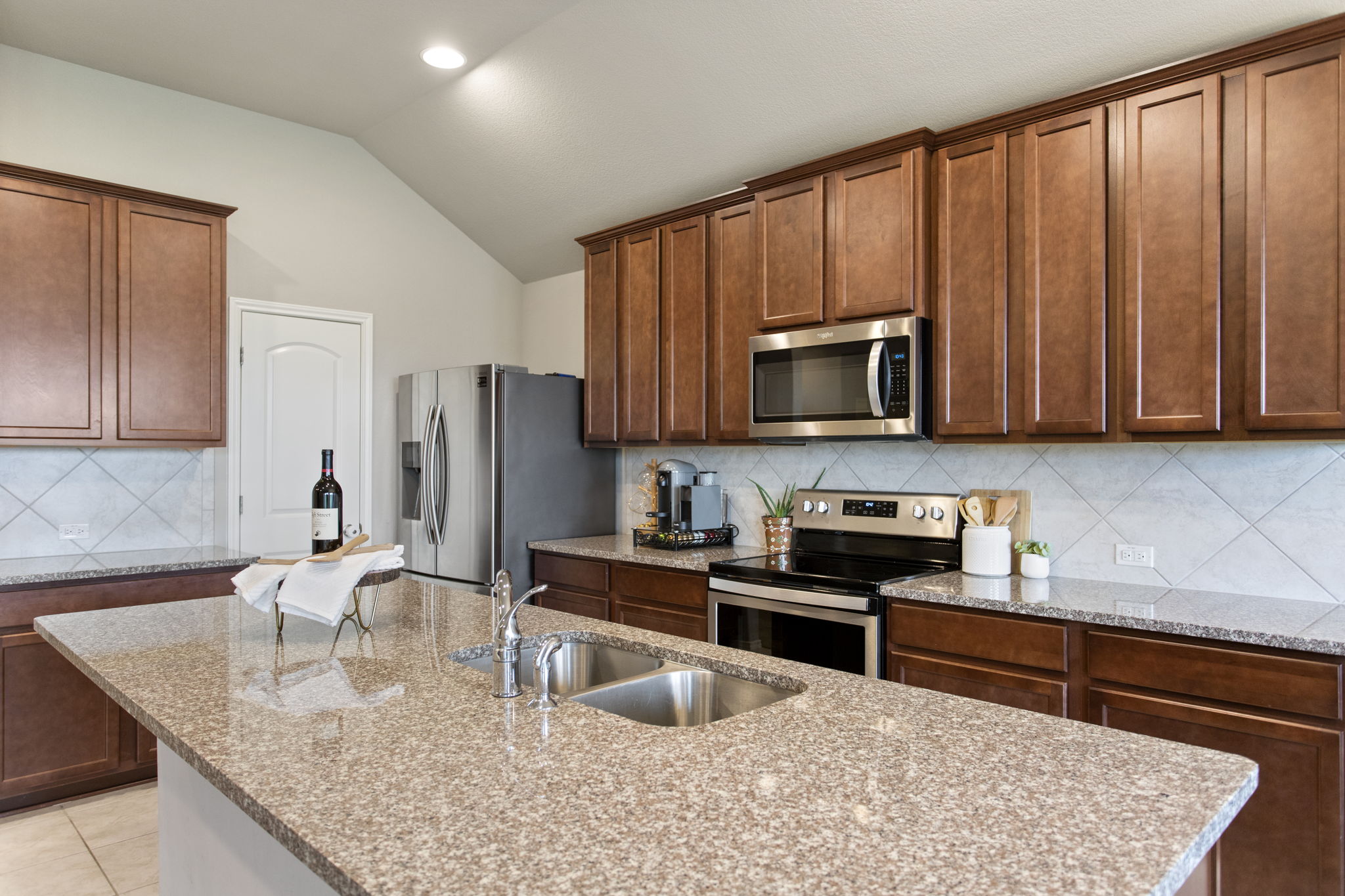 123 Finley St, Hutto, TX 13098, USA Photo 8