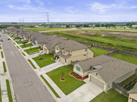 123 Finley St, Hutto, TX 13098, USA Photo 34