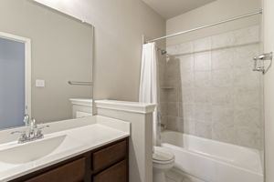 123 Finley St, Hutto, TX 13098, USA Photo 22