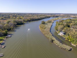 116 Park Dr, Port Barrington, IL 60010, US Photo 15