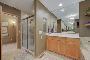 1st Bedroom Bathroom