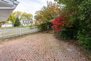 165 Robin Rd, West Hartford, CT 06119, USA Photo 59