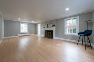 165 Robin Rd, West Hartford, CT 06119, USA Photo 5