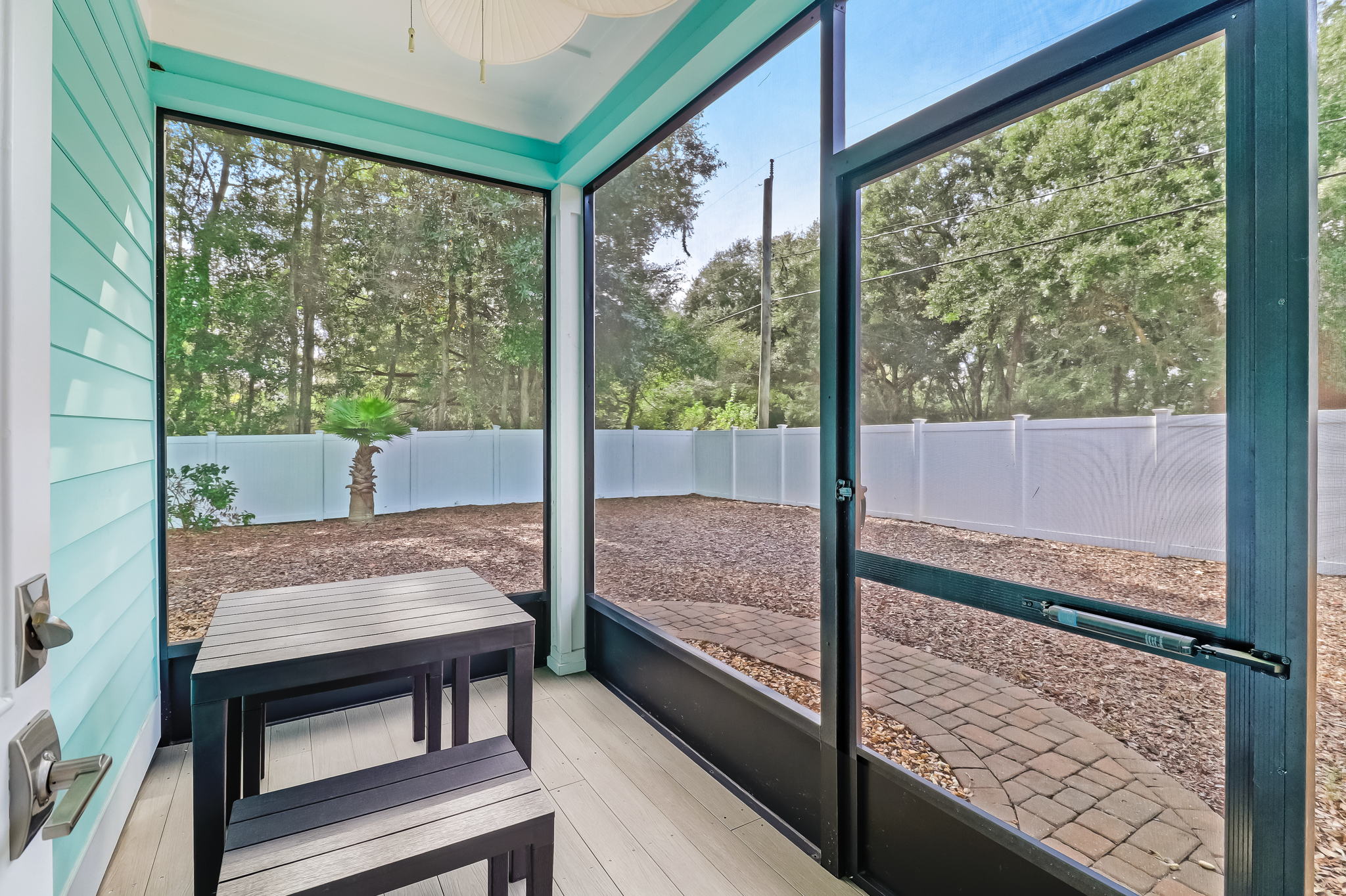 Screened-in Porch