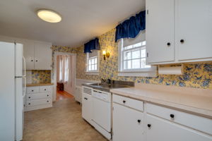 14 Robbins Rd, Berlin, CT 06037, US Photo 28