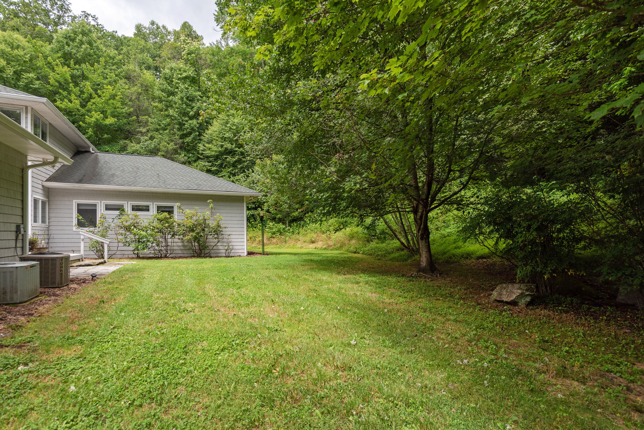 5850 Green River Rd, Zirconia, NC 28790 TCMPhotos, LLC