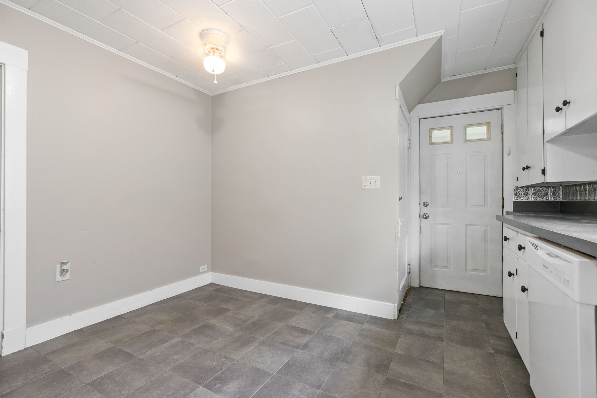 15 Ring Ave, Quincy, MA 02169, USA Photo 17