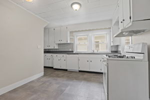 15 Ring Ave, Quincy, MA 02169, USA Photo 18